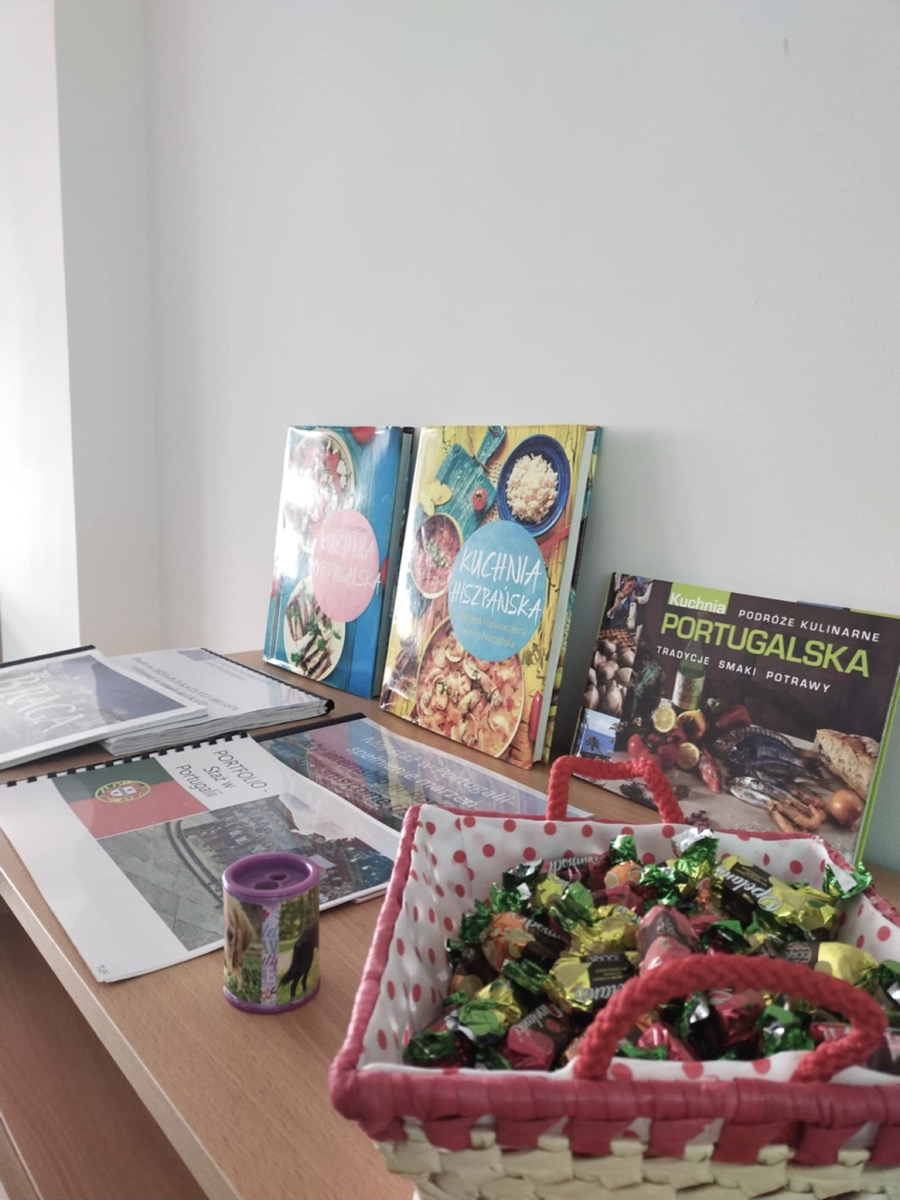 f9e9bf66-72ab-41c1-9ddb-43ffb1d5e08f